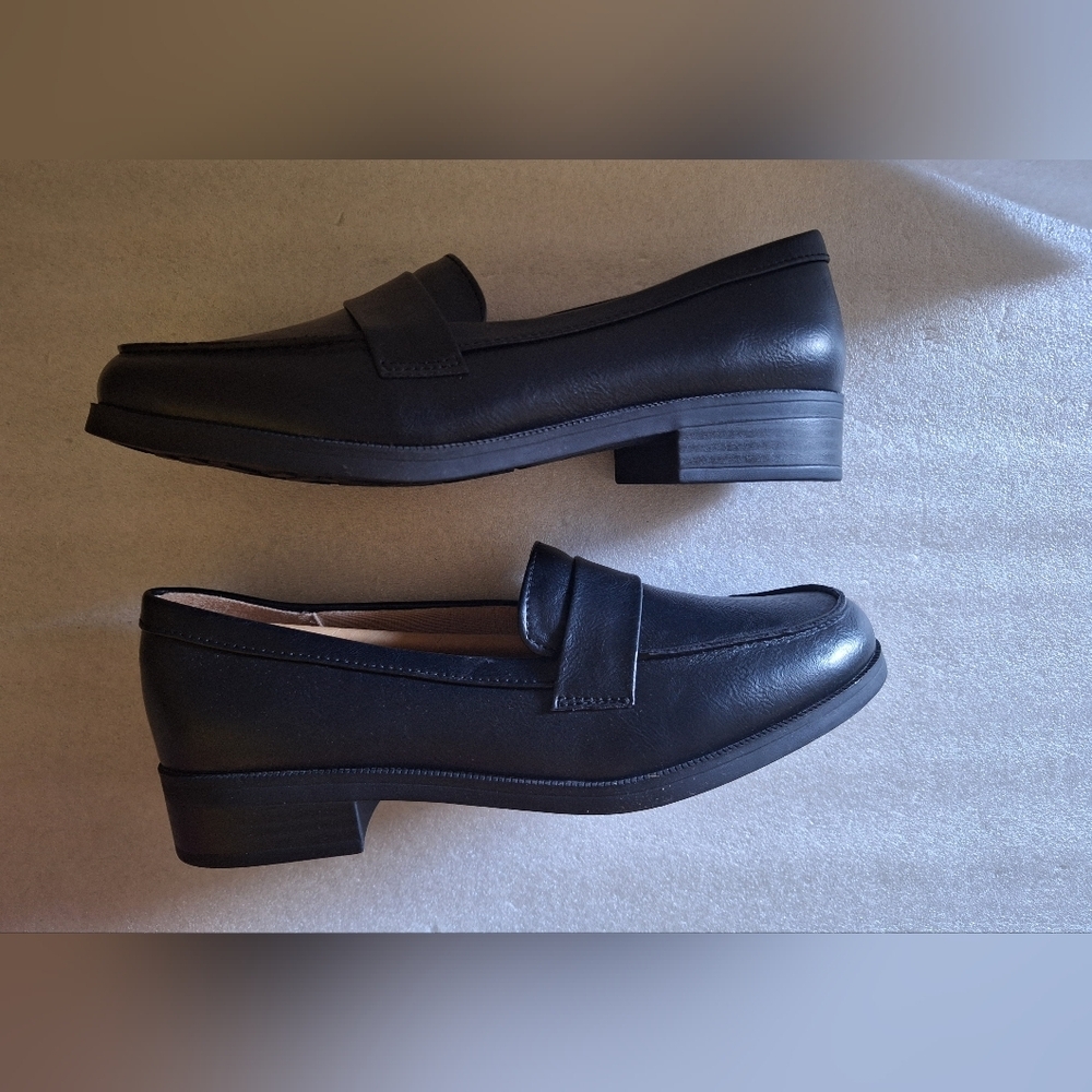 Leather LifeStride Women's, Sonoma 2 Loafer size 7.5 M NEW BLACK